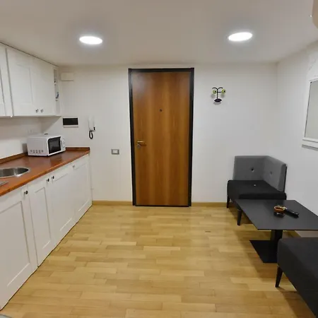 Izzhome Full Center Cozy Apartment