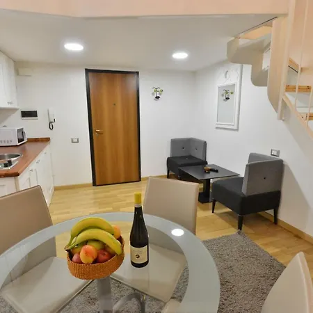 Izzhome Full Center Cozy Apartment *