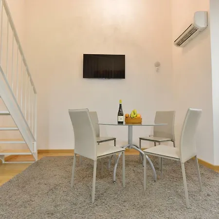 Izzhome Full Center Cozy Cagliari